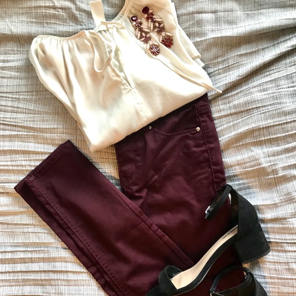 H&M Divided Burgundy Skinny Jeans - Size: 4 EUC - Picture 1 of 5